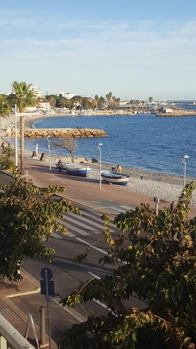 Appartements Au Cros De Cagnes 客房 照片